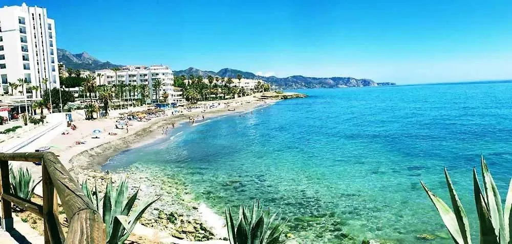 2 Minutes From The Beach!!! Great Apartment!!! contacts